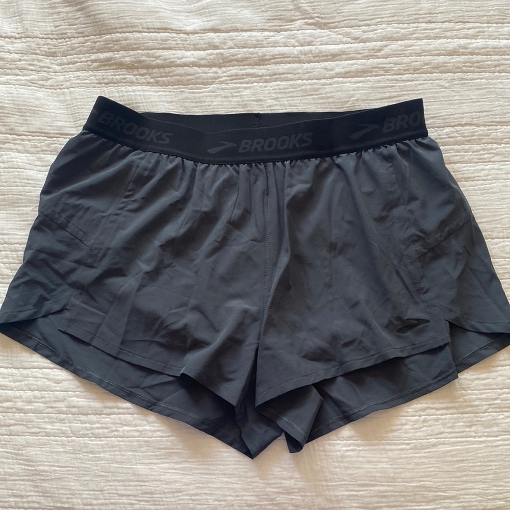 Brooks Chaser 3” shorts